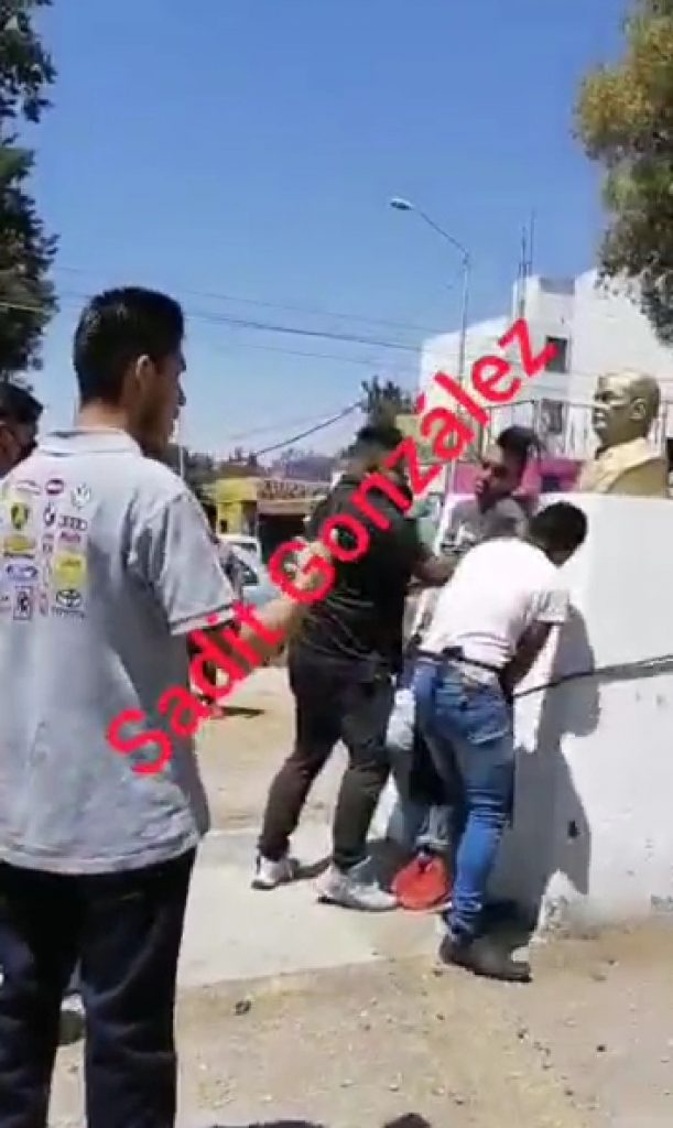 Vecinos atrapan a supuesto ratero en la Rivera Anaya