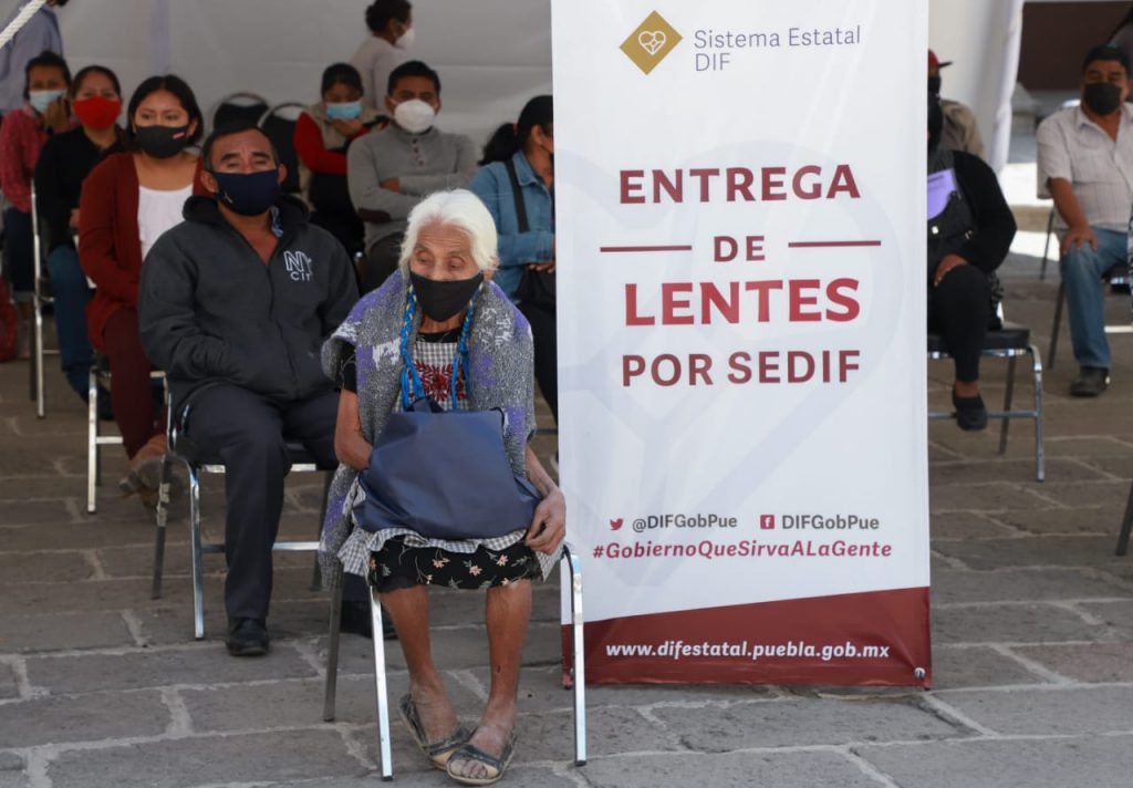 Beneficiarios del SEDIF agradecen al gobernador por apoyar a comunidades rurales