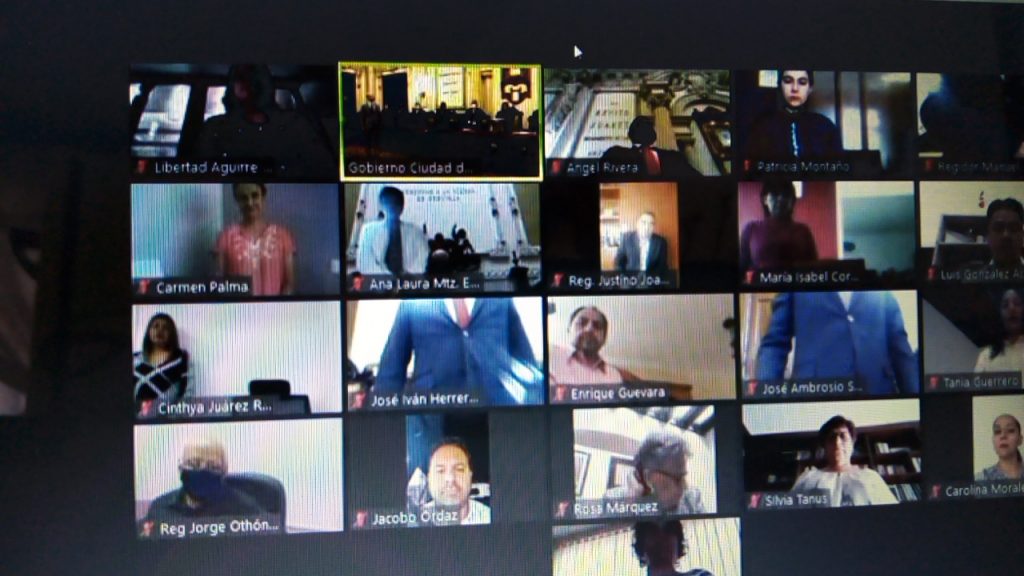 Video desde Puebla: Rinden protesta suplentes de regidores