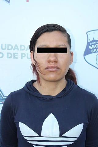 Aseguró policía municipal de Puebla 25 dosis de posible crack; una mujer fue detenida