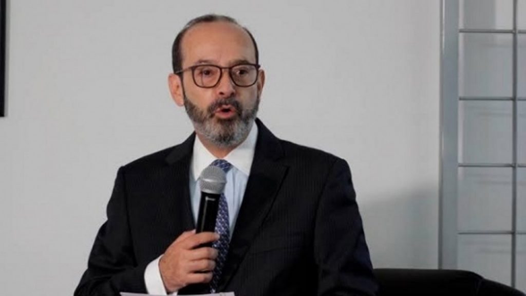 Aguas con el agua… política sin políticos…