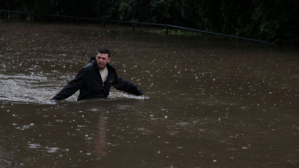 Lluvias causan las peores inundaciones en más de 50 años en Australia