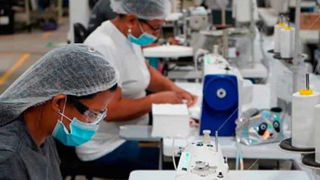 El personal ocupado en los establecimientos con programa IMMEX se incrementó 0.2% en el primer mes de 2021 frente al mes que le precede