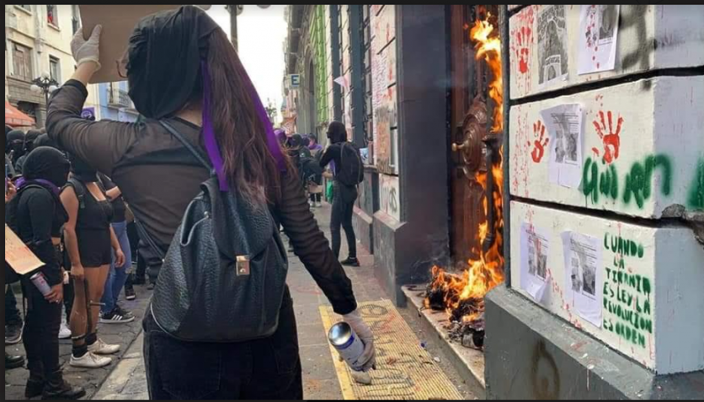 Condena Nora Escamilla ataque a la sede del Congreso del Estado de Puebla por grupos radicales feministas