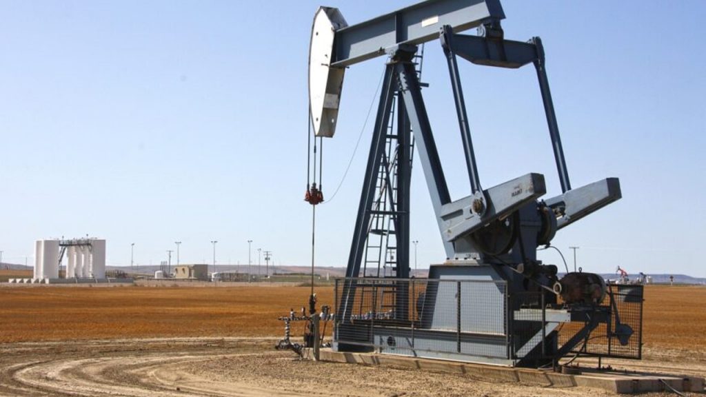 Salto en los precios del petróleo, tocó los 70 dólares