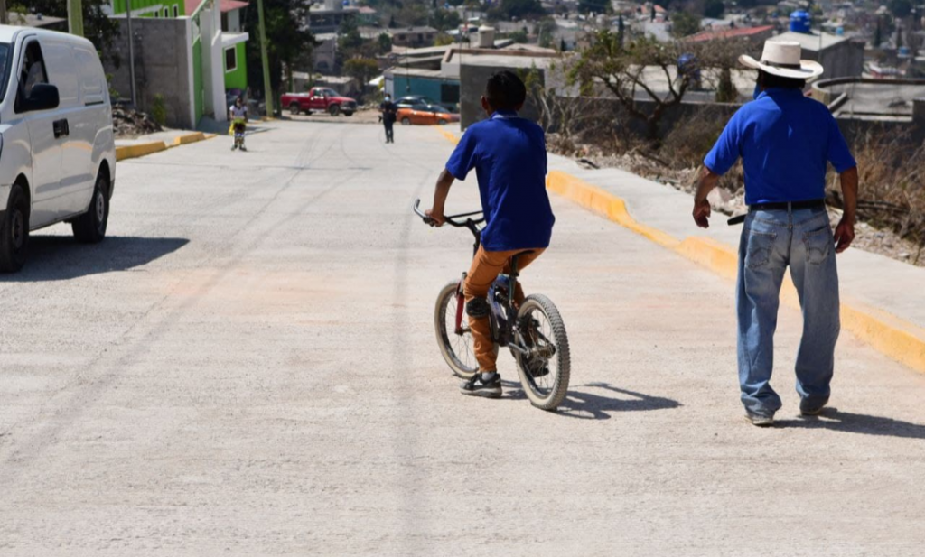 Ayuntamiento de Puebla entrega más calles en Santo Tomás Chautla