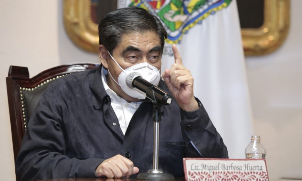 Video desde Puebla: Gobernador ordenó reparar infraestructura dañada en el 8M y culpó a trabajadoras del ayuntamiento.