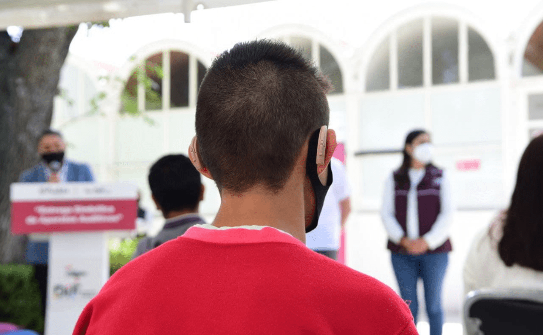 Ayuntamiento de Puebla realiza tercera entrega simbólica de aparatos auditivos 2021 