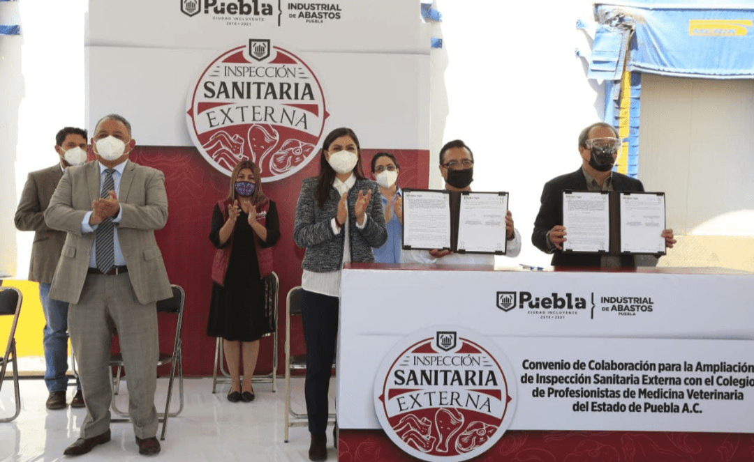 Rastro de Puebla firma convenio con el Colegio de Medicina Veterinaria para inspección en carnicerías 