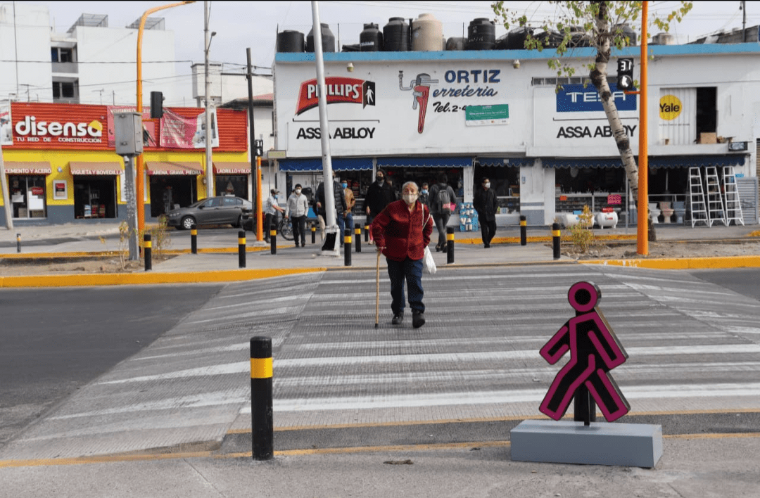 Retiró ayuntamiento de Puebla con éxito cinco puentes antipeatonales 