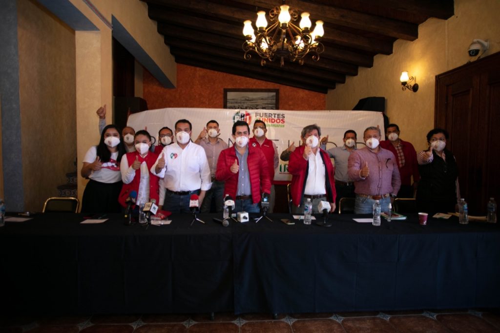 Se registra Lorenzo Rivera como candidato de unidad del PRI