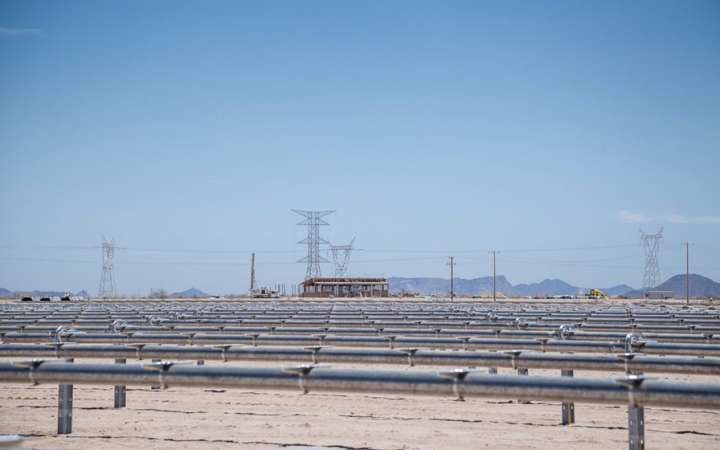 Juez suspende de forma provisional efectos de la reforma eléctrica de López Obrador