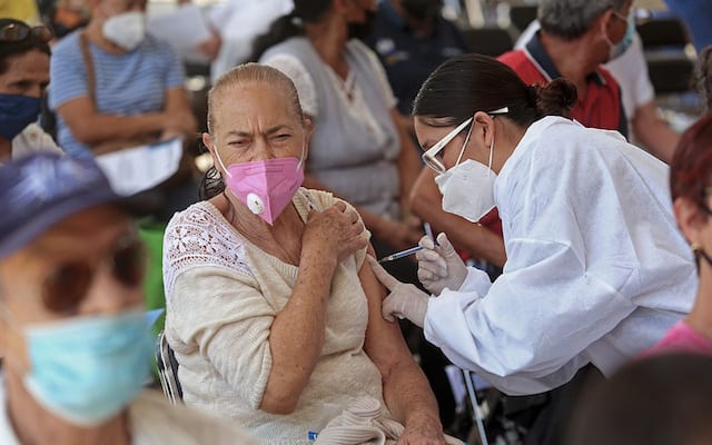México ha aplicado 5.4 millones de vacunas anti-Covid: Salud