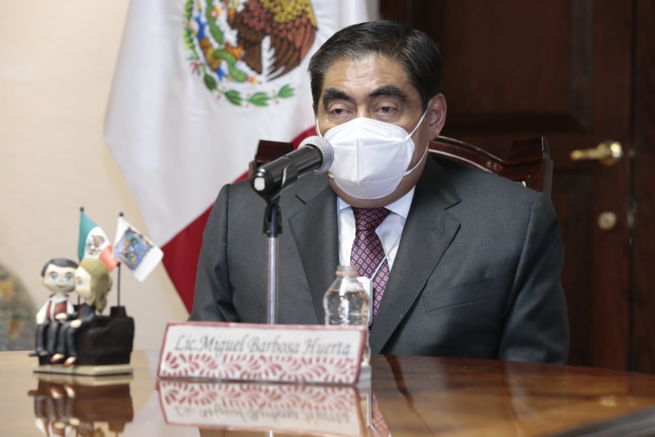 Video desde Puebla: Gobernador Barbosa criticó a Claudia Rivera por declararse ganadora de la encuesta de Morena