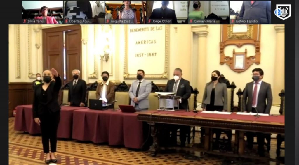 Claudia Rivera deja la presidencia municipal y llega Argelia Arriaga