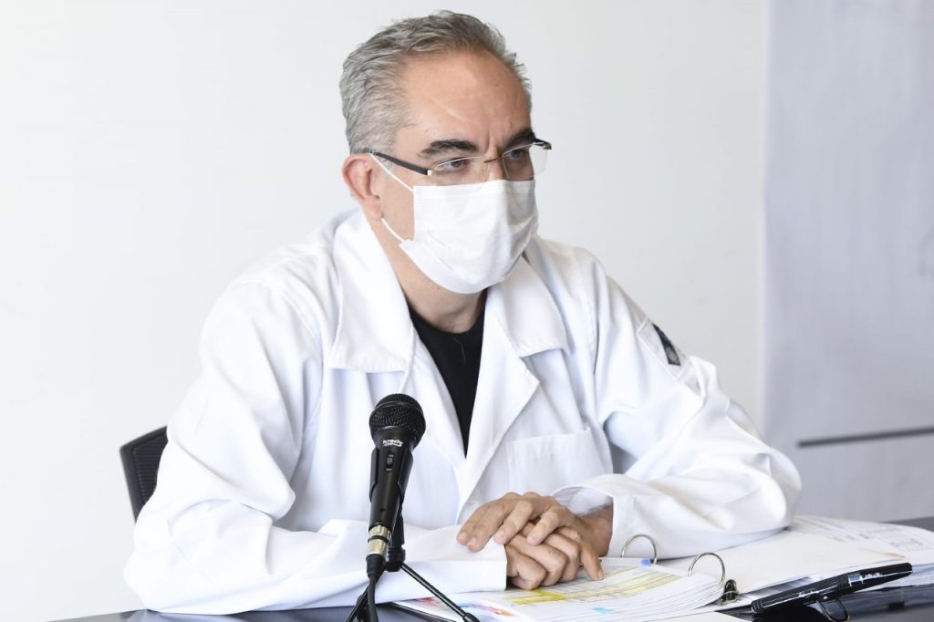 Video desde Puebla: Murieron ayer 15 personas más en el estado a causa del Covid, advirtió Martínez García