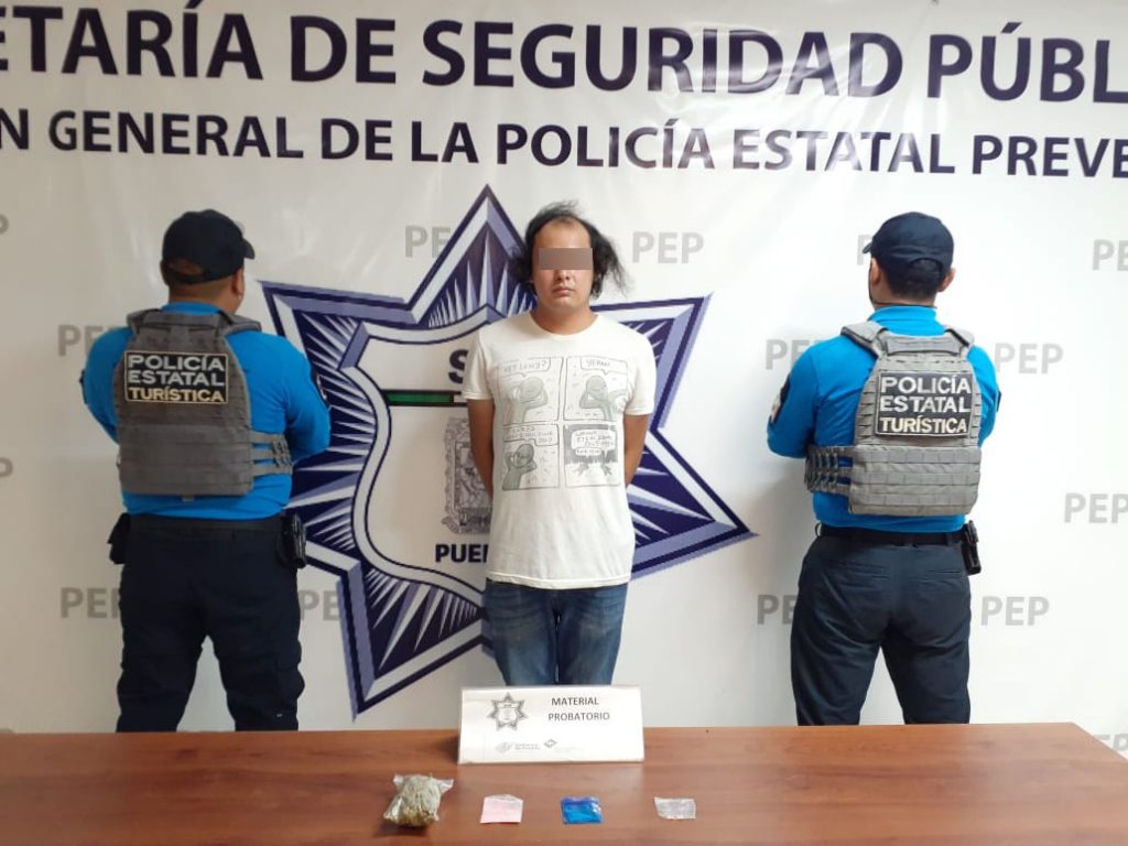 Presuntamente vendía droga en un estacionamiento; lo detiene la Policía Estatal