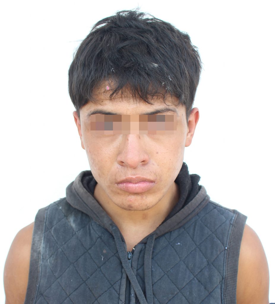 Policía de la ciudad de Puebla detuvieron a dos probables asaltantes de sucursales Oxxo.