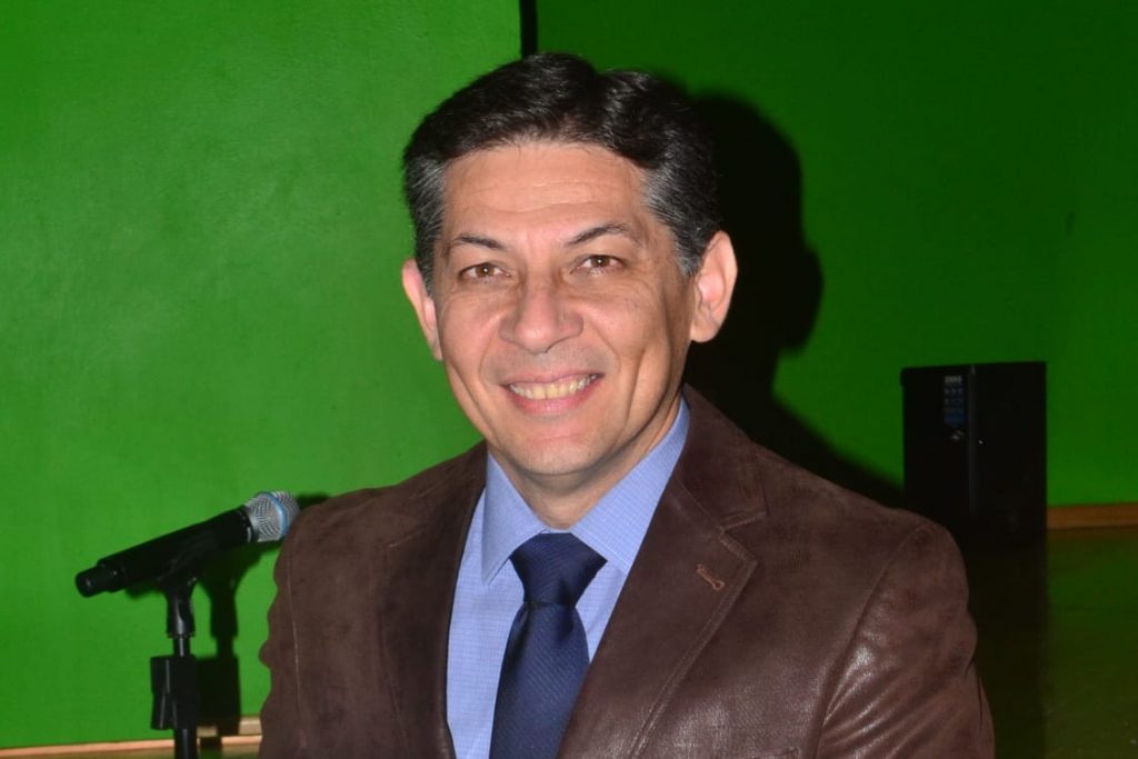 Nada qué temer sobre las vacunas contra COVID-19: doctor Alfredo Torres