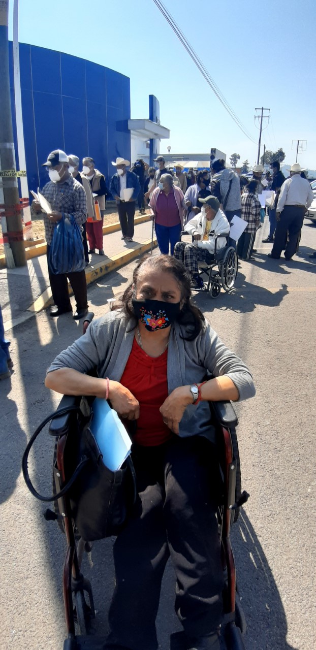 Video desde Puebla: Abuelitos acuden a recibir su vacuna en el municipio de Chalchicomula de Sesma
