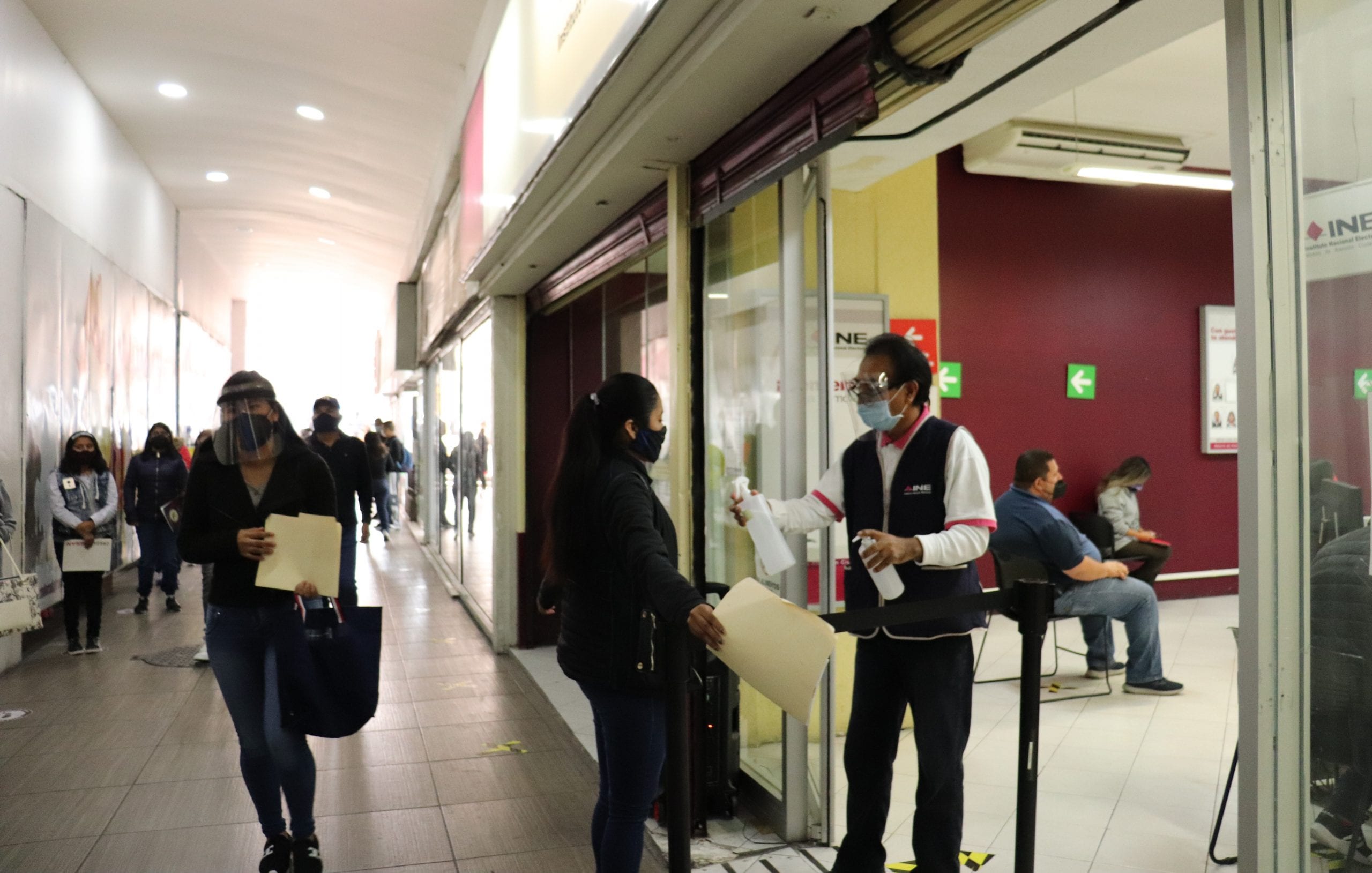Llama INE Puebla a la ciudadanía  a recoger su credencial para votar