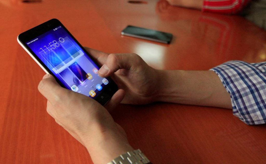 Juez Gómez Fierro da primera suspensión definitiva contra padrón de usuarios de celular