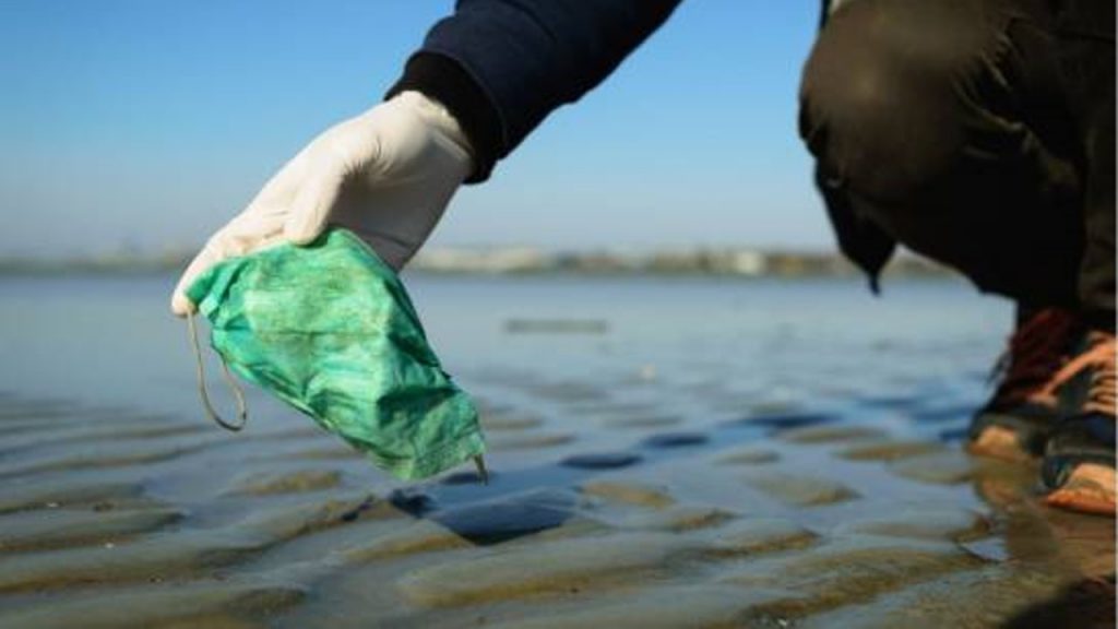 El uso exagerado del plástico durante la pandemia de COVID-19 afecta a los más vulnerables