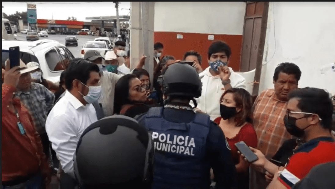 Violentan sede alterna del CEE de Morena en Puebla; acusan imposiciones de candidatos
