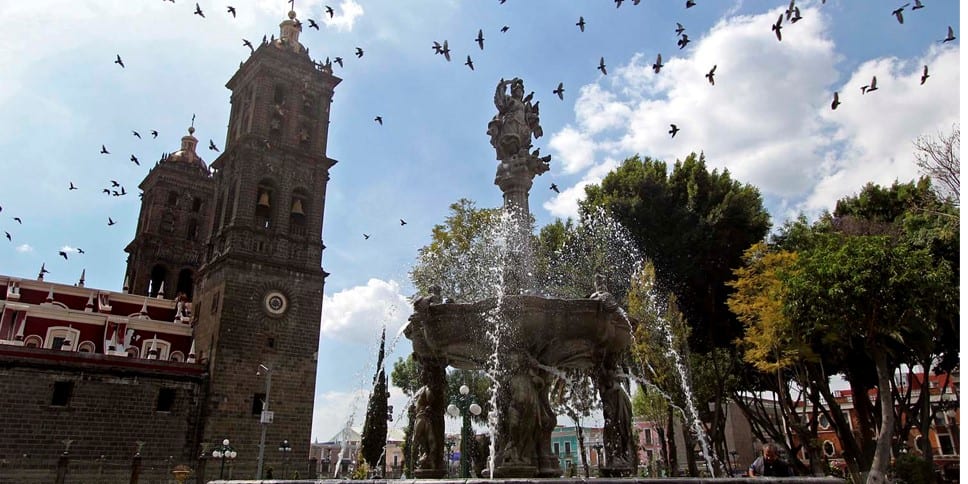Candidatos de “Va por México” clausuraron simbólicamente las obras en zócalo de Puebla