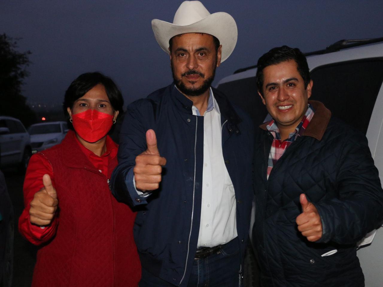 Respalda ex Gobernador de Durango a Josefina García Hernández en Chignahuapan