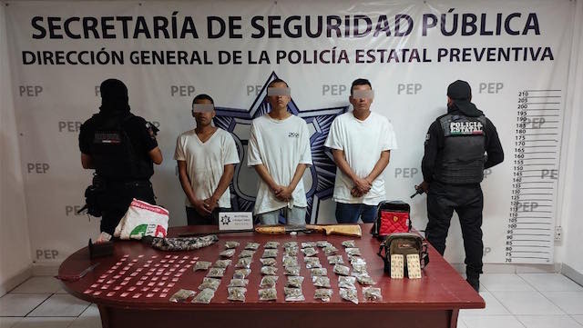 En Atlixco, presuntos distribuidores de droga son detenidos por la Policía Estatal