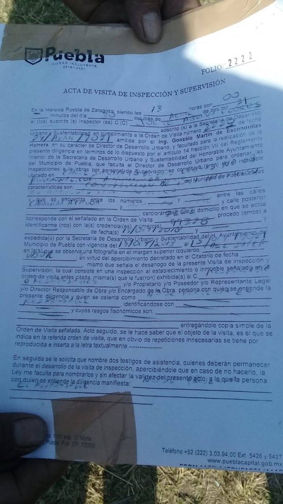 Abuelitos acusan a la Secretaría de Desarrollo Urbano y Sustentabilidad de derribarles una barda sin motivo alguno