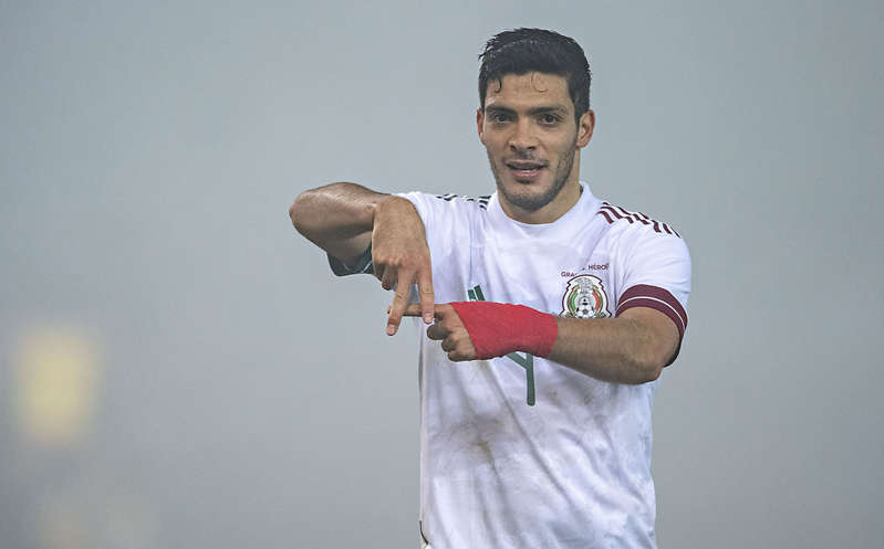 Raúl Jiménez será baja de la Selección Mexicana para Nations League