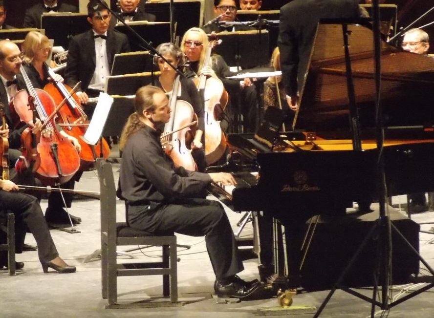 Alexander Pashkov interpreta el Piano Concierto 23 de Mozart, este viernes con la OSSLP en el Teatro de la Paz
