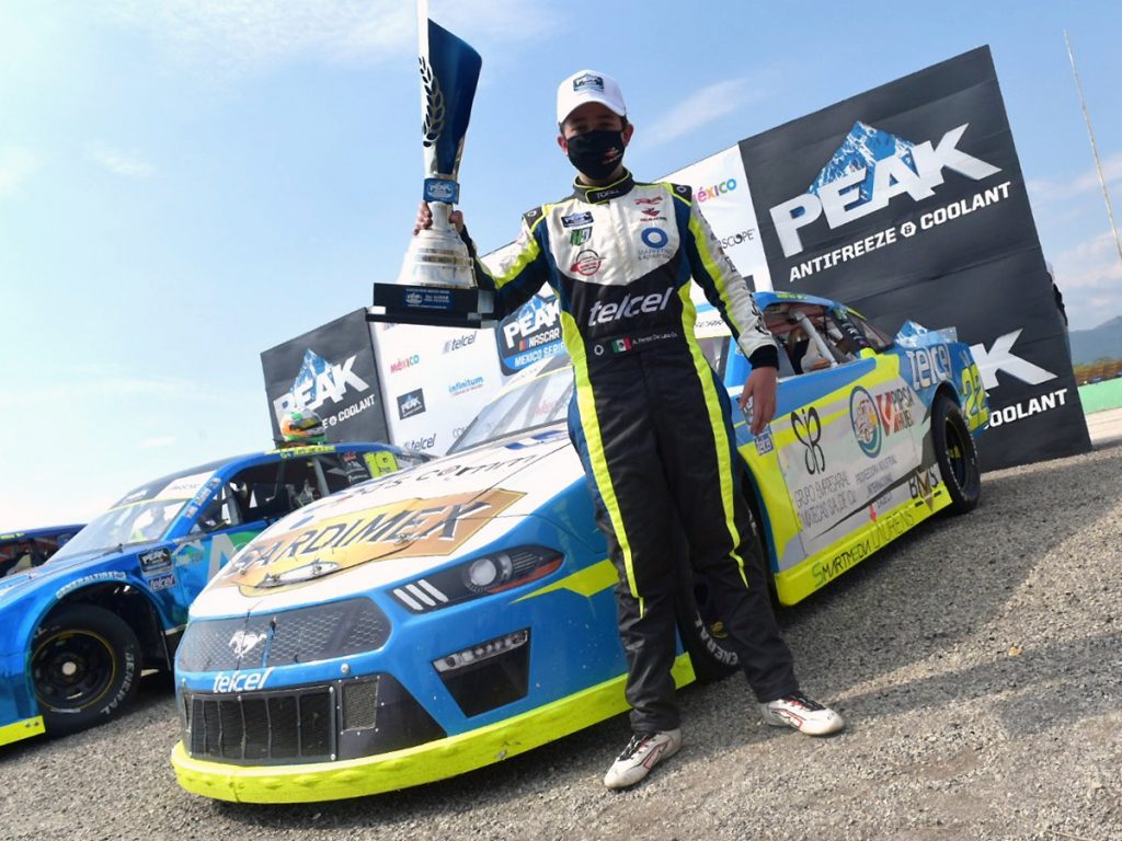 Andrés Pérez de Lara debuta con éxito en NASCAR Challenge