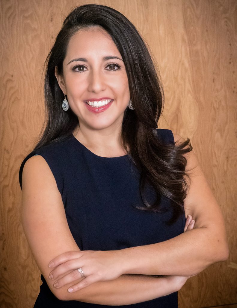 Egresada UDLAP impulsa el desarrollo de líderes latinos en Estados Unidos