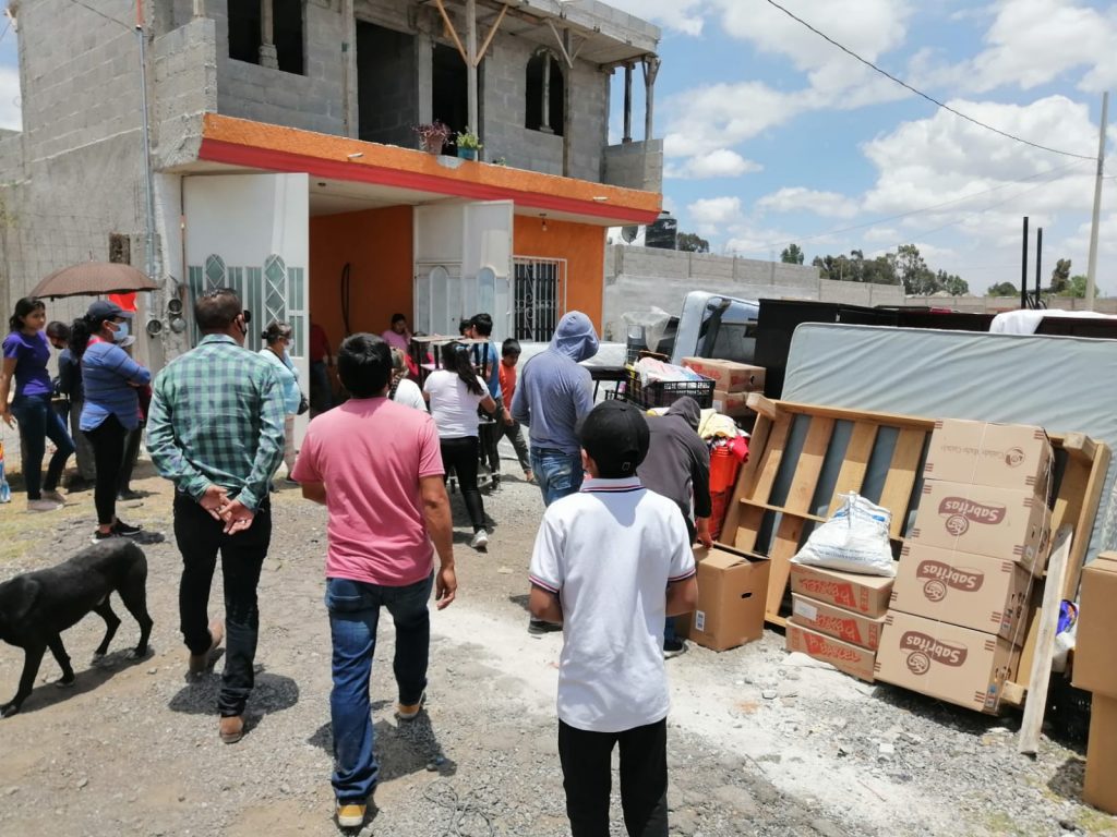 Vecinos de Santa Margarita, Amozoc, impiden desalojo de una familia.