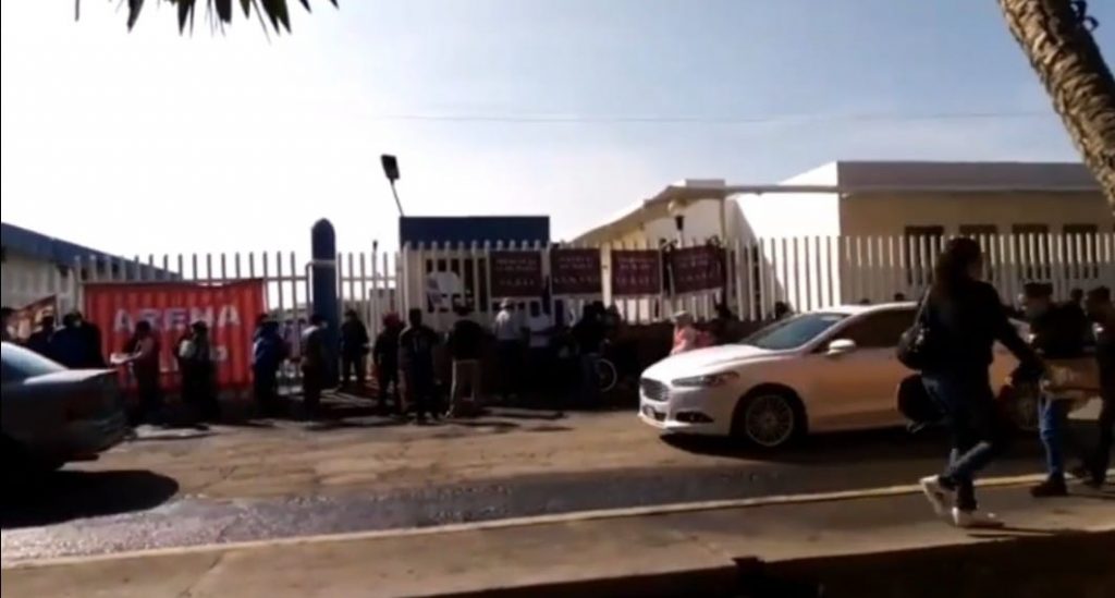 Video desde Puebla: Ahora la aglomeración en la vacunación es en el Hospital General del Sur