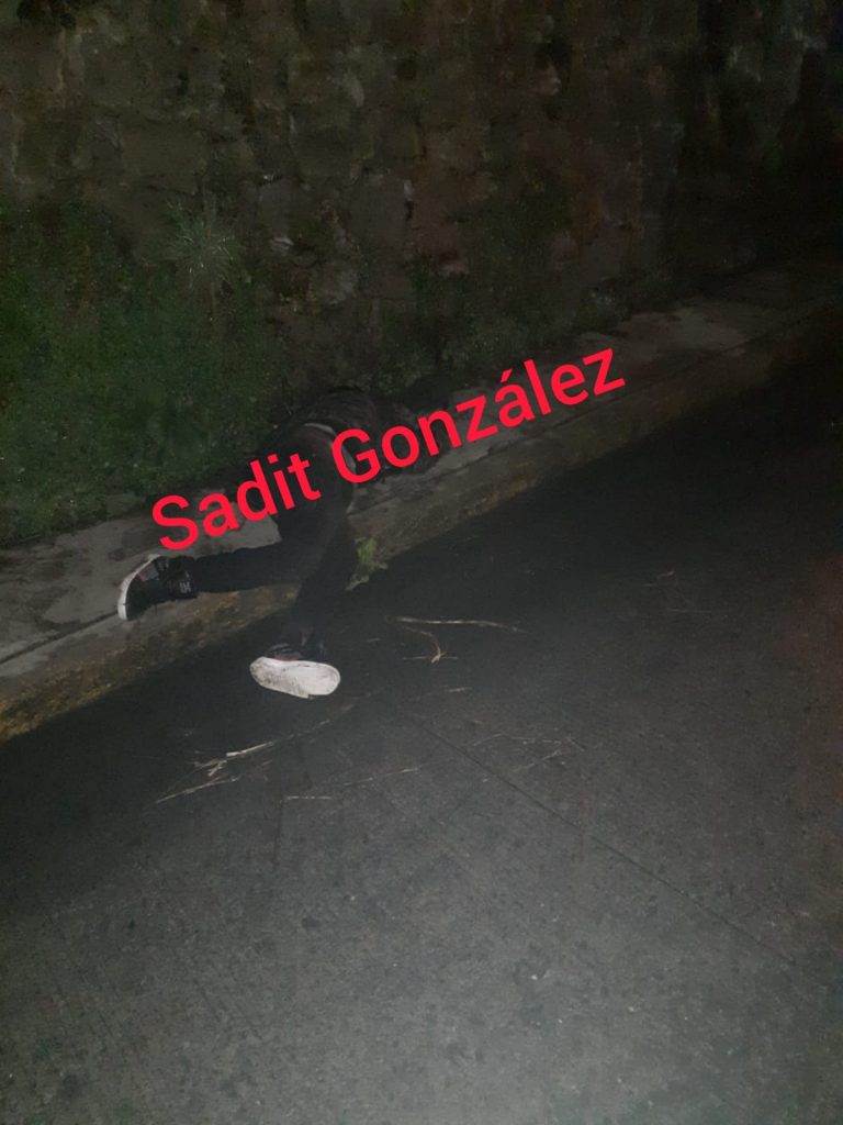 Confuso accidente deja a un joven inconsciente en Teziutlán