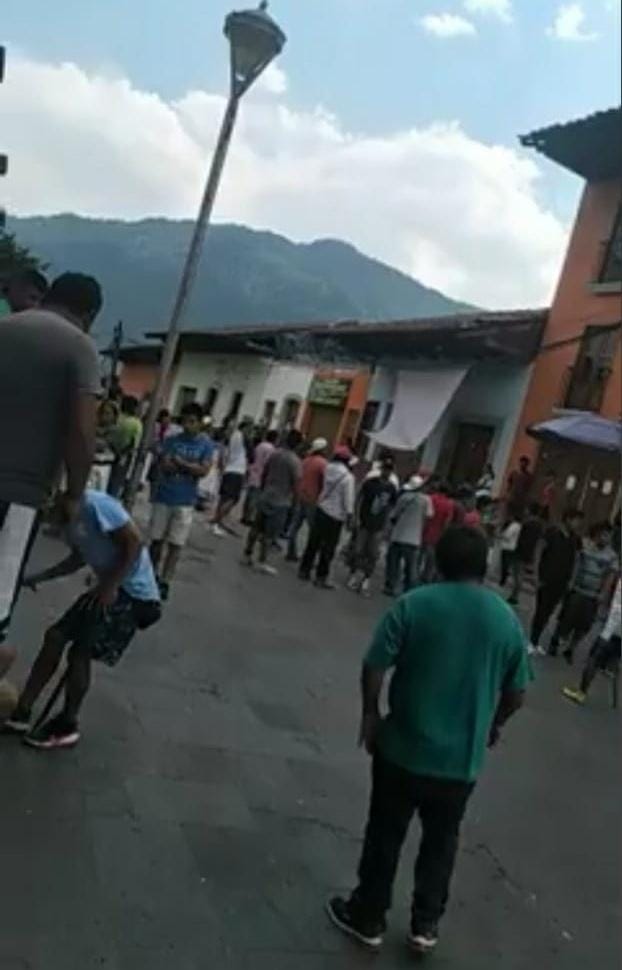 Video desde Puebla: Ataque de sujetos armados contra una talachería dejó dos personas muertas y tres lesionadas en Pahuatlán