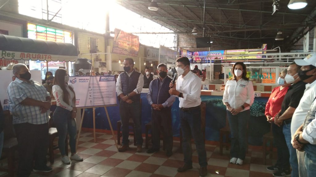 Video desde Puebla: Eduardo Rivera presenta propuesta para mejorar los mercados municipales