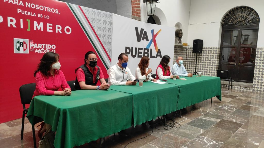 Candidatos a diputados federales de Va por México piden al ayuntamiento de Puebla saque las manos del proceso electoral