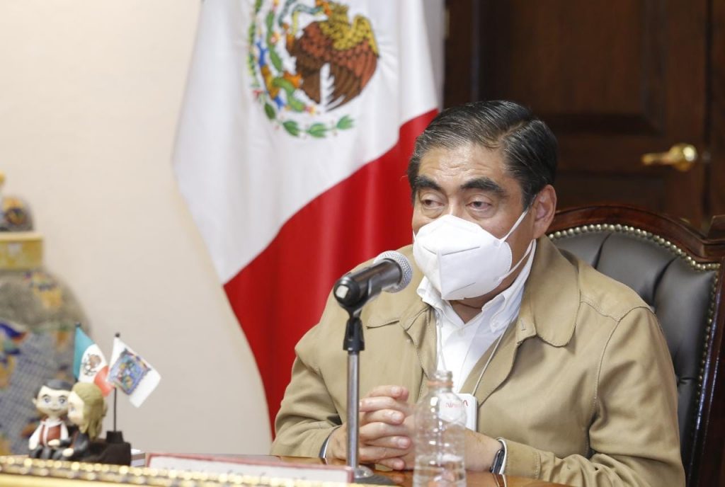 Pide gobernador a la sociedad no bajar la guardia pese al control de covid-19