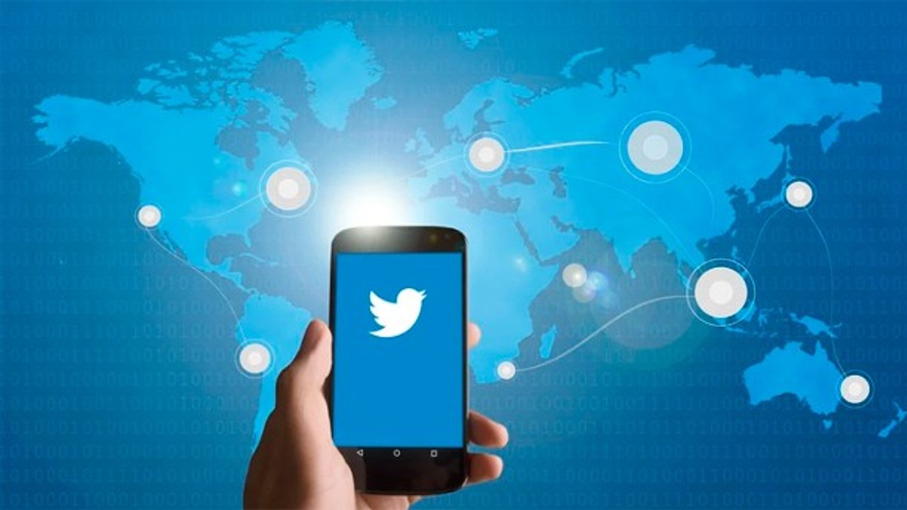 ¿Cómo se organizan redes como Twitter ante noticias virales?