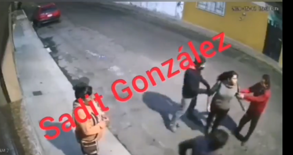 Video desde Puebla: Captan atraco triple en San Baltazar Campeche