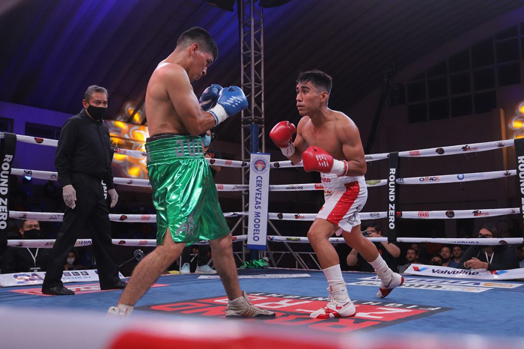 Con poder luce “Cejitas” Valladares ante Julián Yedras en San Nicolás de los Garza
