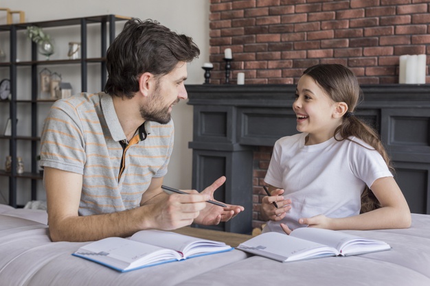 5 hábitos financieros que le puedes enseñar a tus hijas e hijos