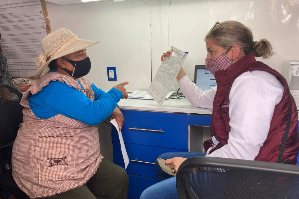 En Tecola, SEDIF y Registro Civil benefician a pobladores