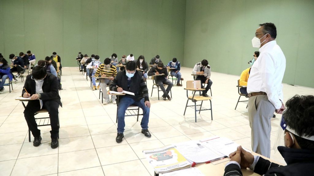 Aplican examen de admisión aspirantes a ingresar en la Upiit-IPN