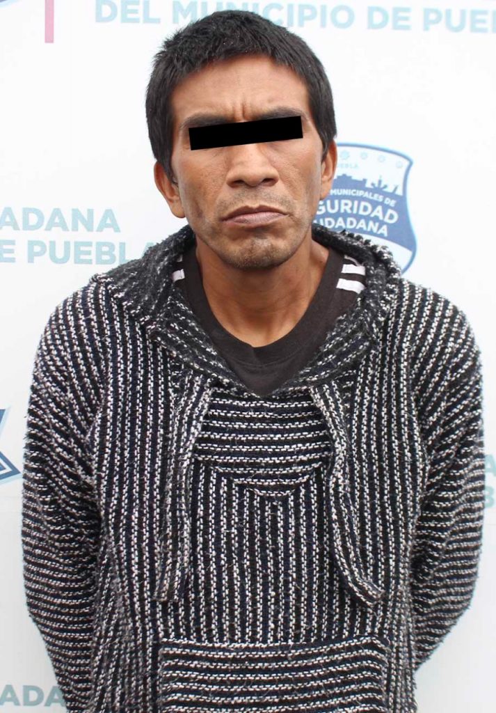 Se dedica a robar autos Volkwagen en el centro de Puebla capital